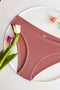 detailný pohľad na nemenštruačné nohavičky komfii bikini briefs vo farbe pink latte